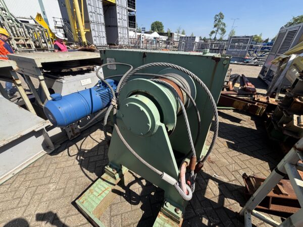 Bull Wheel Winch